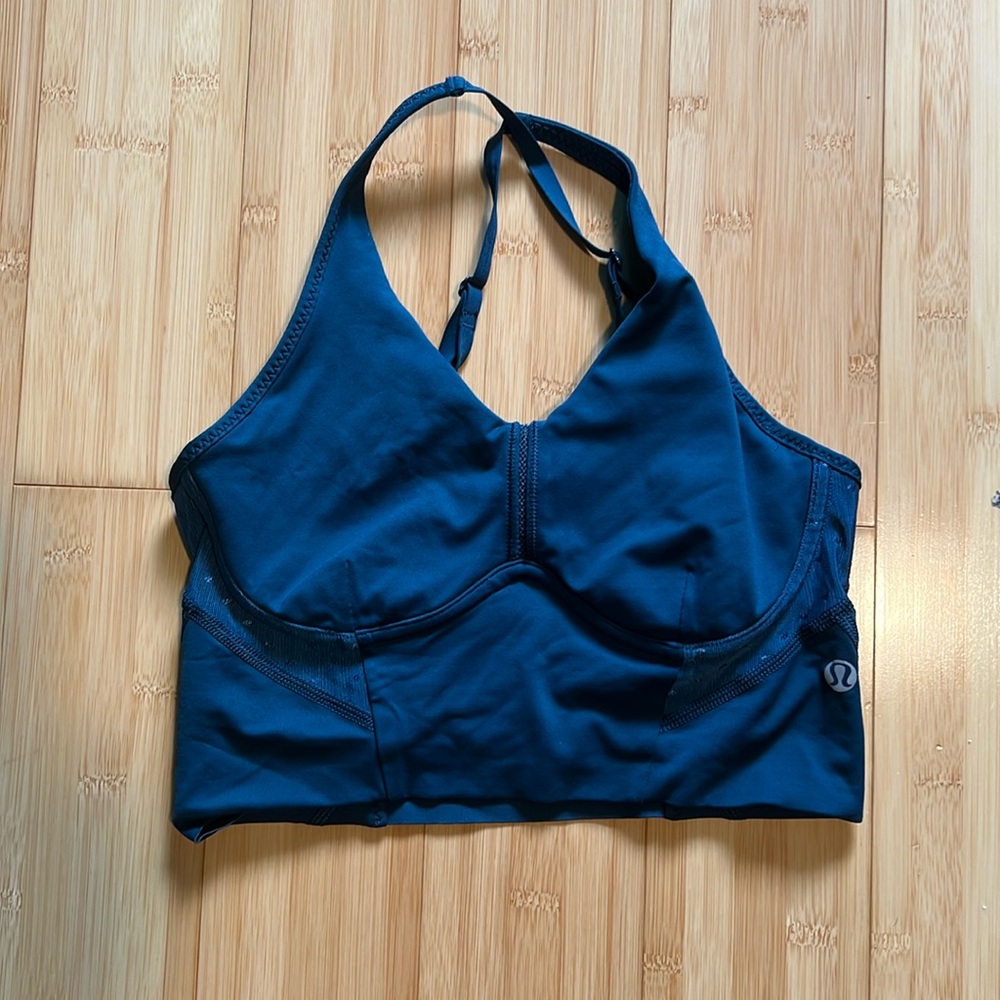 Lululemon sports bra size 4